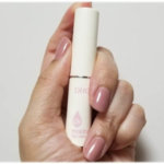 DHC UVモイスチュアリップクリーム手に持ったサイズ感