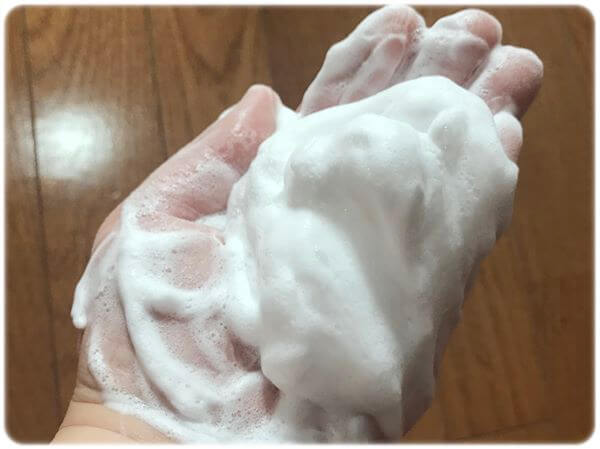 ビオレ スキンケア洗顔料オイルコントロール泡立ち