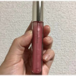 リキッドグロウルージュ手に持ったサイズ感