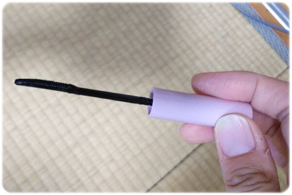 すっぴん風クリアマスカラブラシ先
