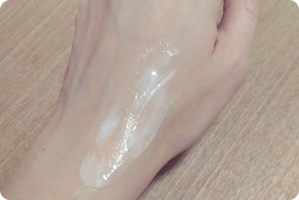 マミーマイルドジェル塗った感じ