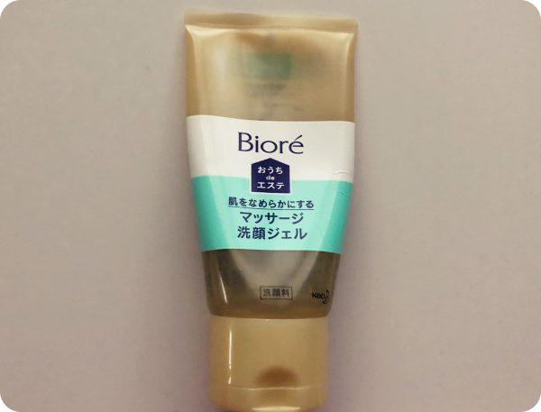 ビオレおうちdeエステ肌をなめらかにするマッサージ洗顔ジェル