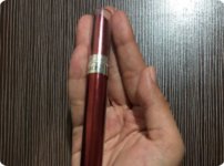 レブロンウルトラHDジェルリップカラー715はスリム