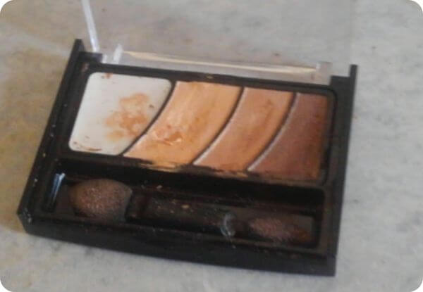 ちふれグラデーションアイカラー色味