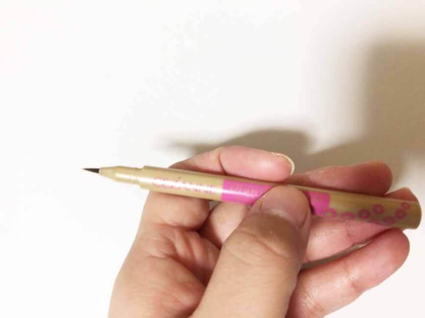 ライナーを書き足すことで、立体感を出すことができる