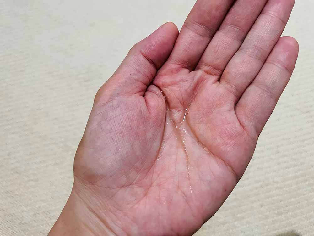 サラっとしているけど、何だか濃厚な感じのする液体です。