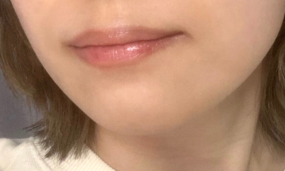 塗って寝ると翌朝の唇の調子が良いので、夜の習慣にしています。
